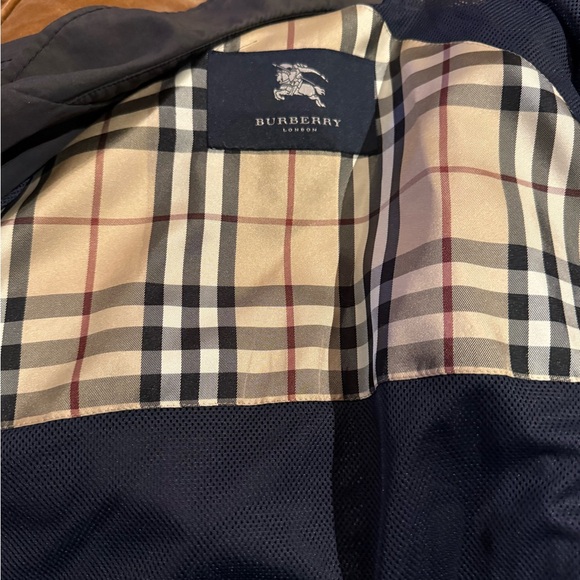 Navy Men’s Burberry Jacket. - Picture 7 of 10